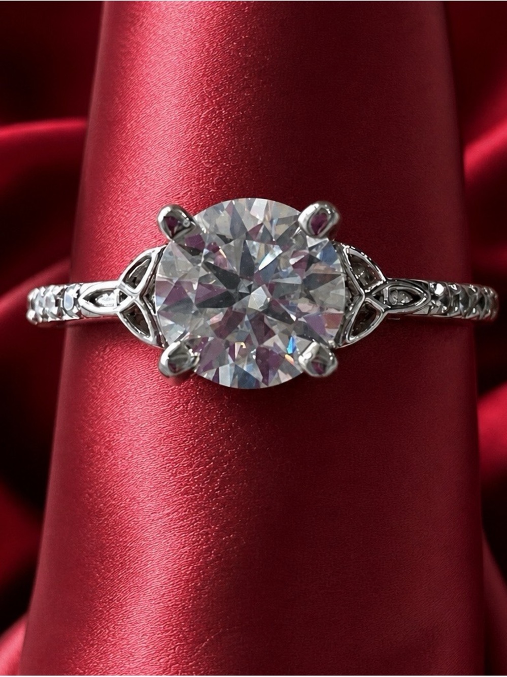 AAA Round Moissanite Solitaire Set in rhodium over 925 Sterling Silver. SIZE 7